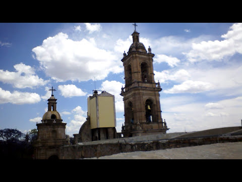 (Domingo de ramos) Templo de San Marcos sonido de campanas mexicanas