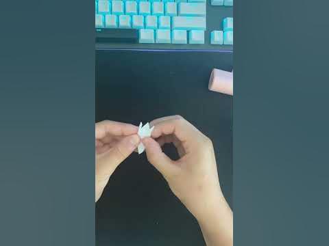 Making a not so tiny sticky note swan - YouTube