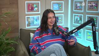 נערת הפוסטר של הדו קיום עם לוסי איוב | חצי הכוס המלאה, פרק 98