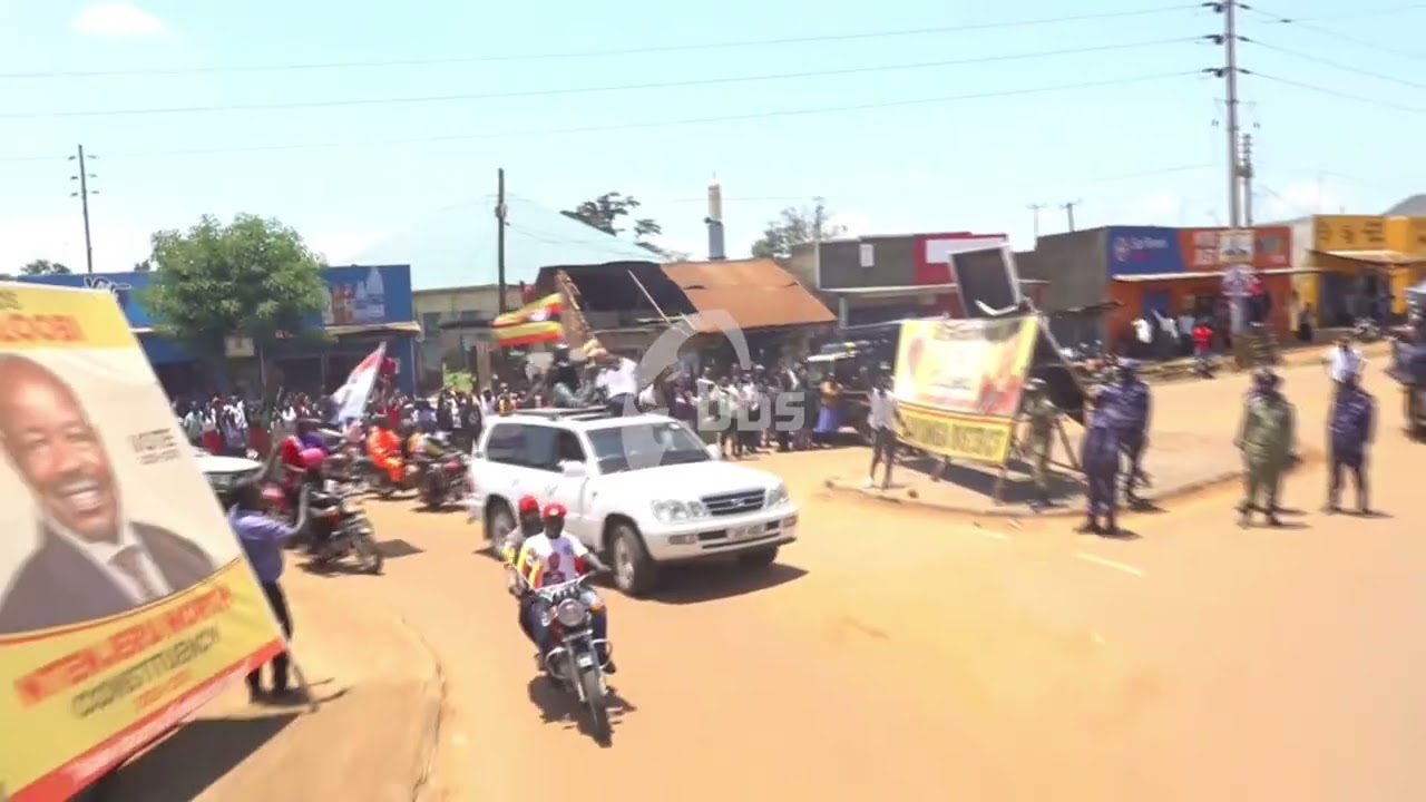 Olugendo lwa Kyagulanyi mu bujjuvu nga agenda e Busoga, abantu bamwanirizza nga muzira