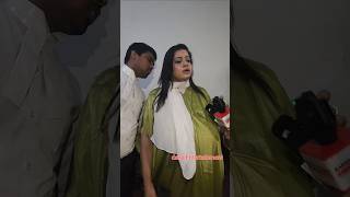 Sanai Mahbub Is Standing With A Weight Of 120 Kg.