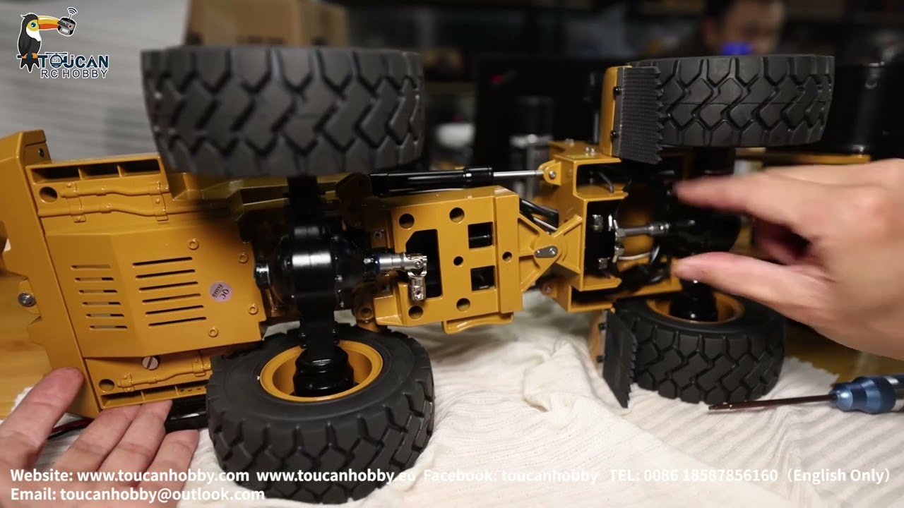 Устранение неисправностей гидравлического радиоуправляемого погрузчика K966 KABOLITE, как открыть...