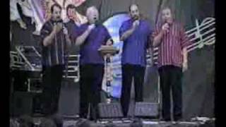 Video thumbnail of "Los Heraldos del Rey el niño del tambor"