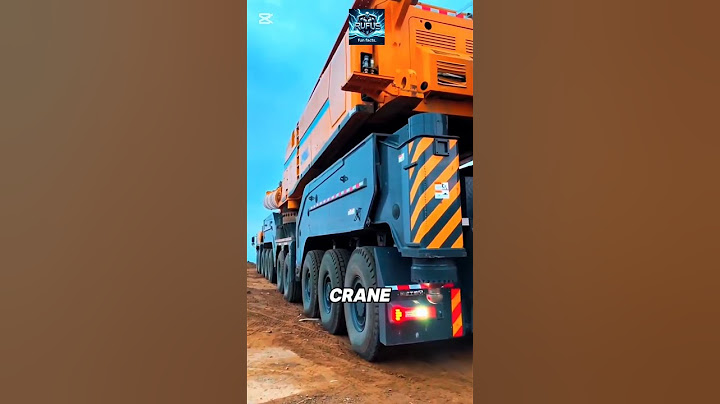 This is one of the largest cranes in the world, and it can lift more than 3,000..#crane