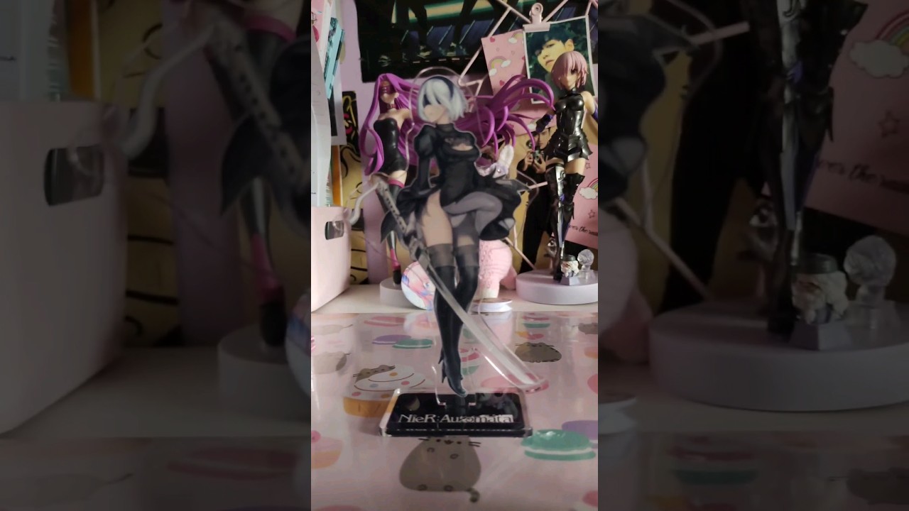 2b acrylic figurine 💫 