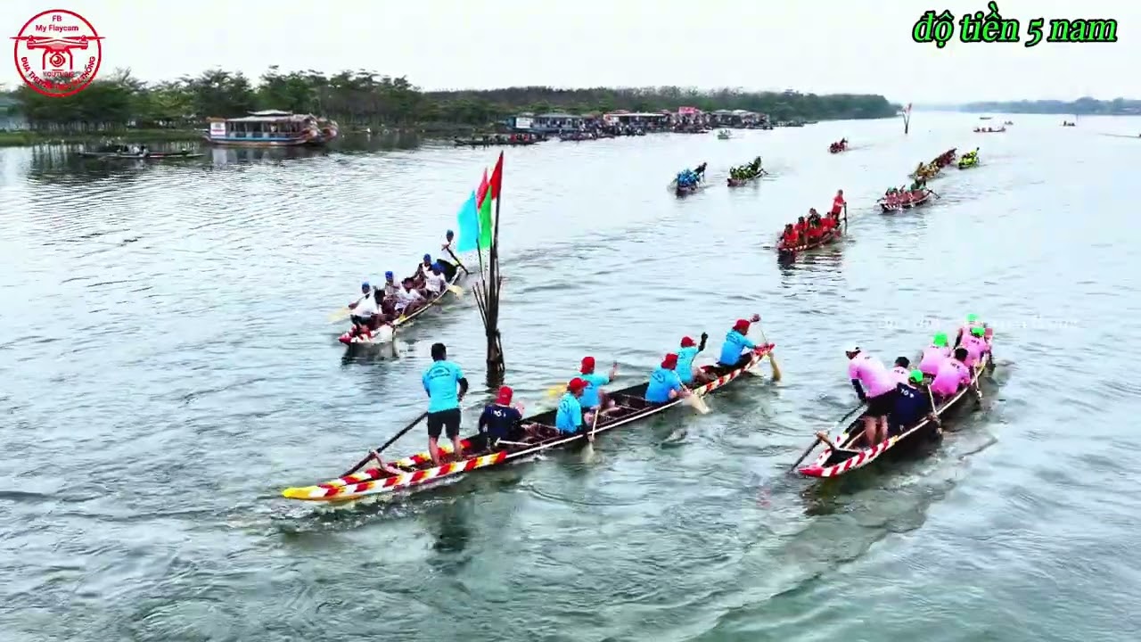 Традиционные лодочные гонки деревни Триеу Сон Донг, 2026 год, призовой фонд 5 долларов.