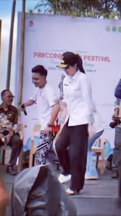VIRAL! MALUKU GOVERNOR DANCES RELAXEDLY