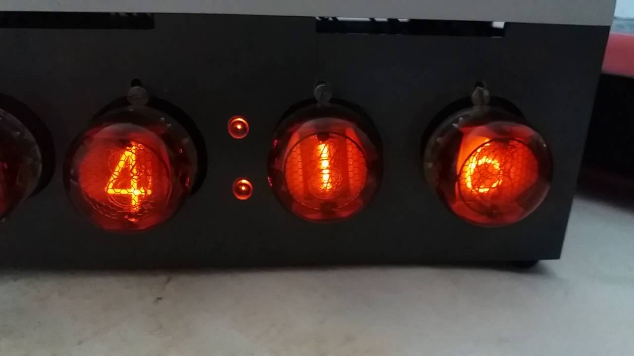 Ceas cu tuburi nixie Z560M