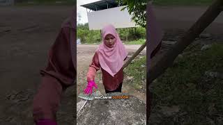 Meja lumut bertahun?Sekali lap dengan Sabun Badang Karat,terus bersih licin! Tak percaya?Tengok ni 👇