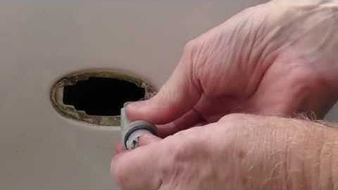 Suzuki Alto. Maruti. How to change the turn signal, indicator side repeater bulb. Signal.