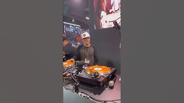 Thumbnail of DJ Scratch Vinyl vs Cassette tape! 👀 #shorts (via @thudrumble)