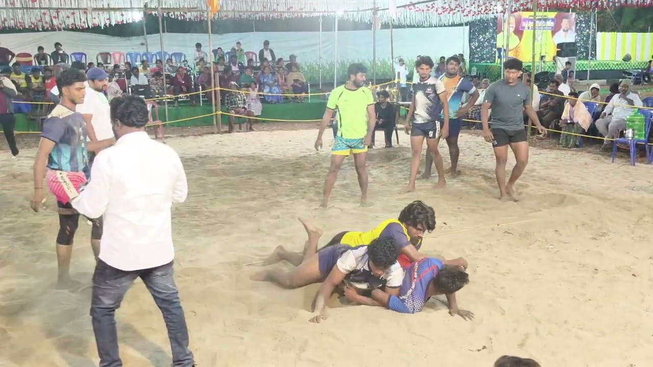 శ్రీను7 VS స్టువర్ట్ పురం 