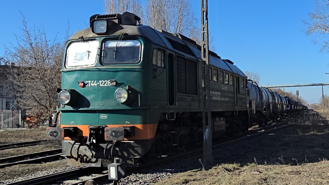 ST44-1228 z 4x bungee i 24 tadds do Kruszwicy RP1 przejazd kolejowy fabryczna Inowrocław.