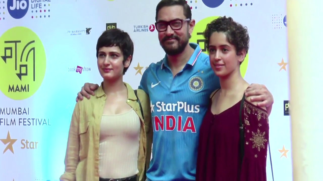 Aamir Khan With His Daughters/Actress In DANGAL Movie - Geeta & Babita