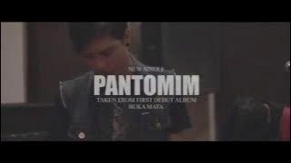 Under Emily's Bed - Pantomim (Unofficial Video)