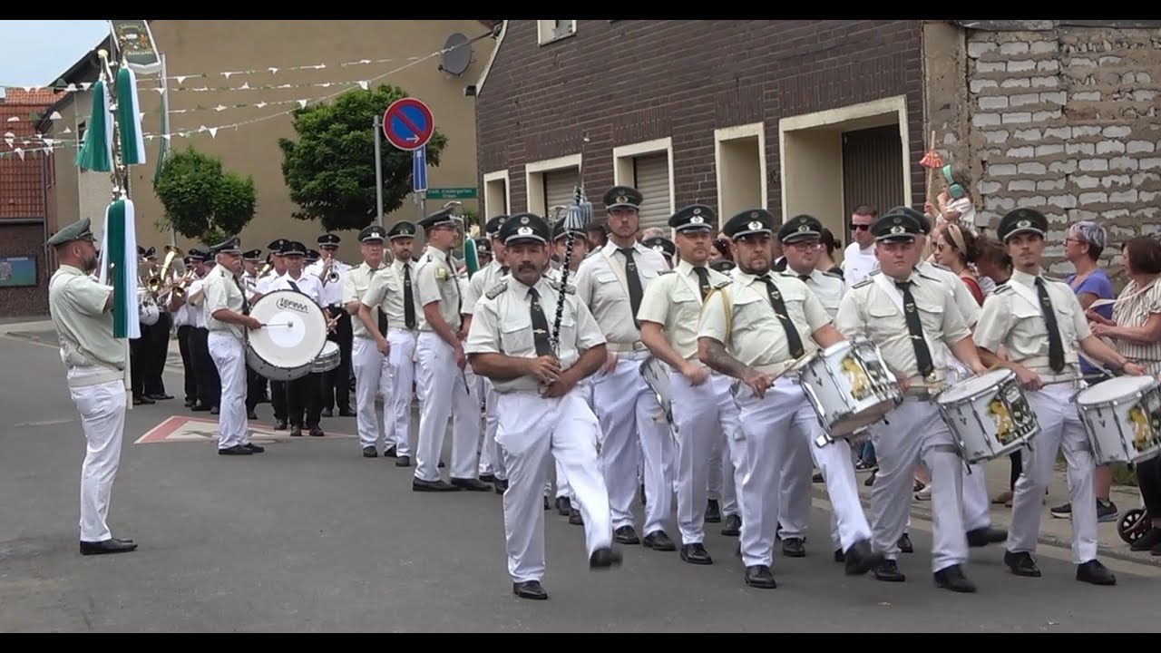 Schützenfest 2025 in Grevenbroich Orken. Parade zweiter Teil