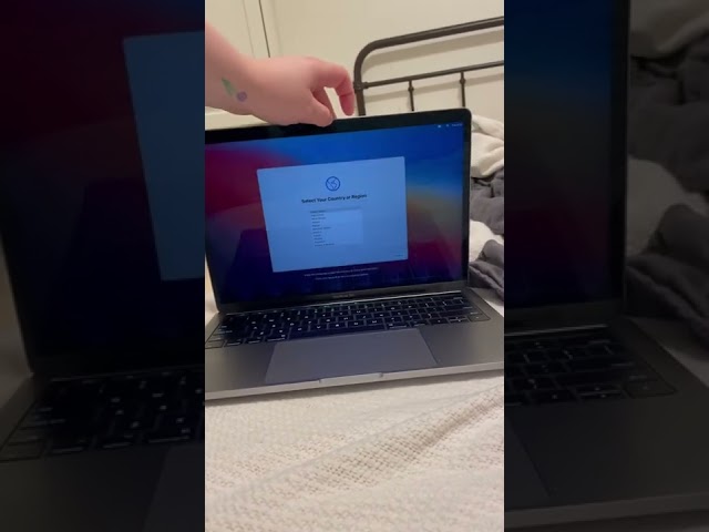 Macbook Pro 2017 13 Inch with touch bar display issue