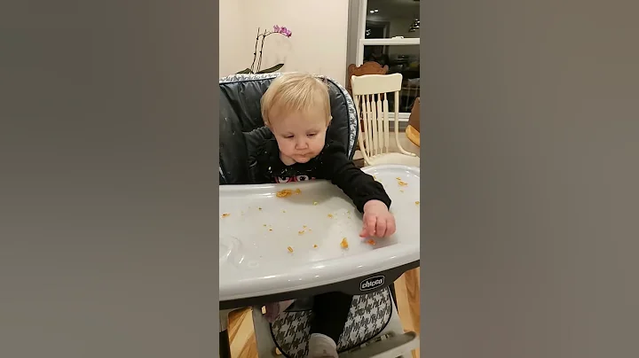 Jocelyn counting her bites