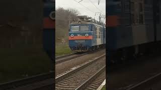 ВЛ80к-433 в новой ливрее с грузовым поездом
