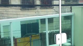 Adesivo  espelhado  em porta de vidro