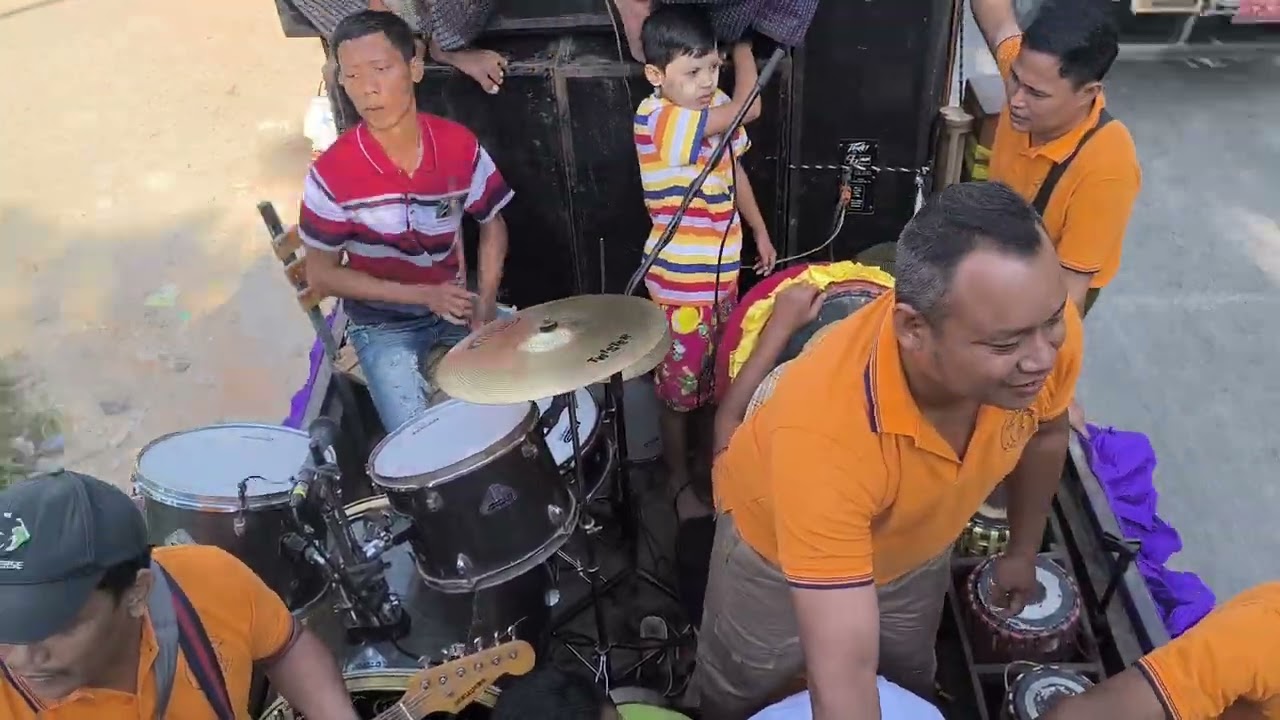 အညာမှာဘဲနေတော့မယ်အားပေးကျပါအုန်း