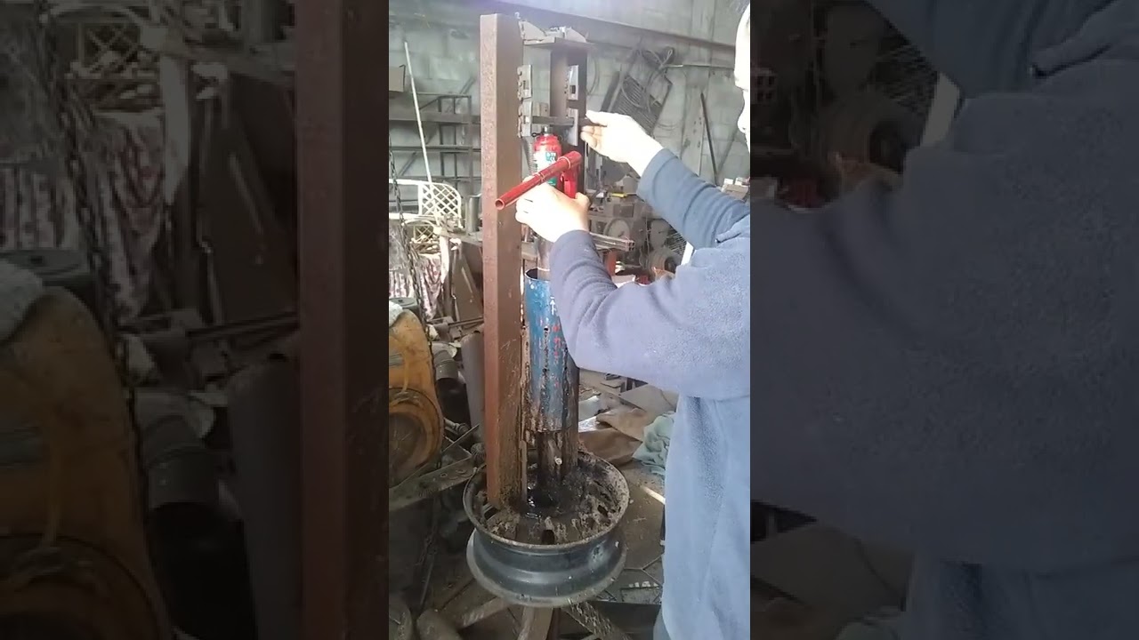 Prensa para hacer briquetas de aserrín y papel o cartón.