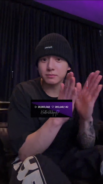 Jungkook's reaction when his live hit 20M views 💞✨