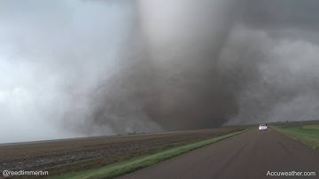 Violent tornado from extreme close range south of Dodge City, KS on May 24, 2016!