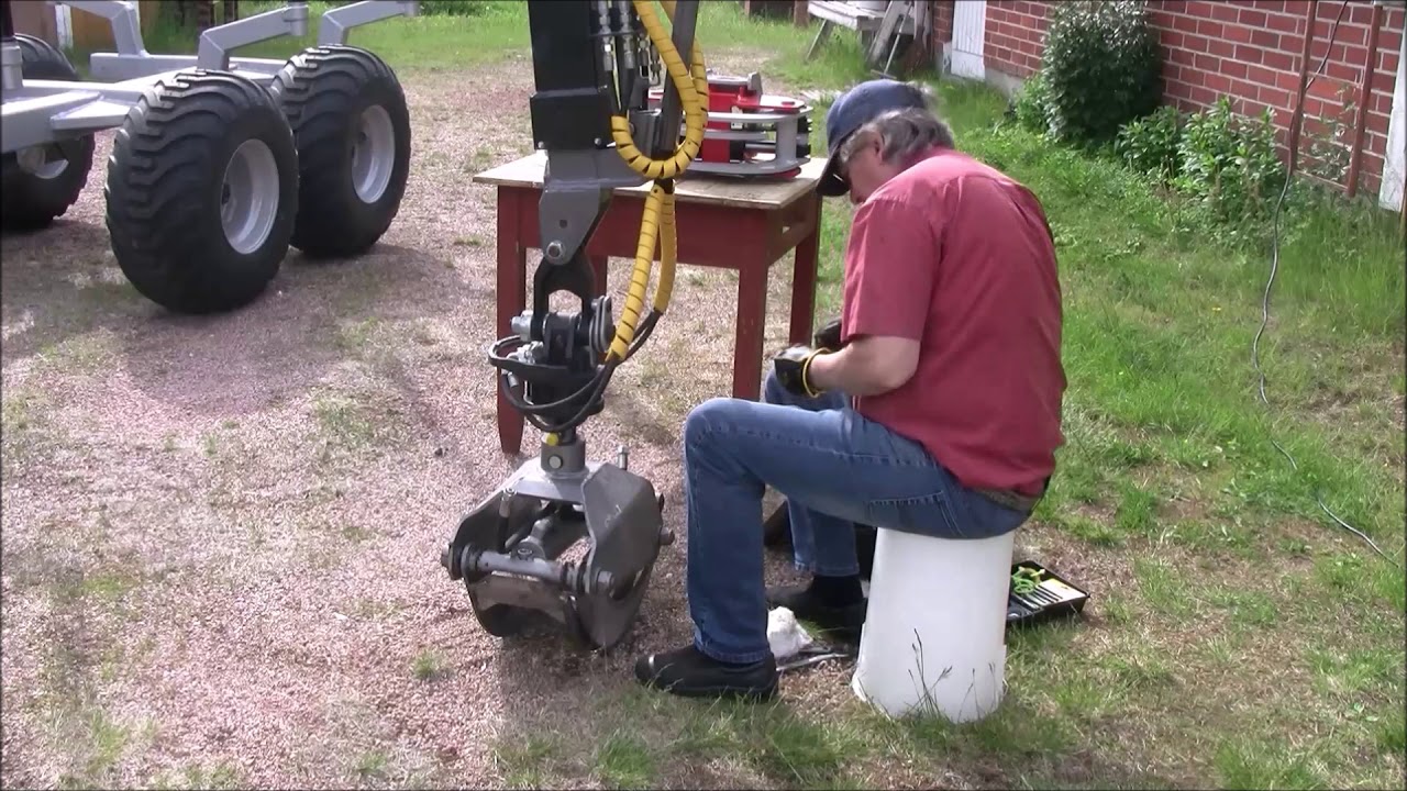 Nisula 105 E asennus mehtäkuormaimeen