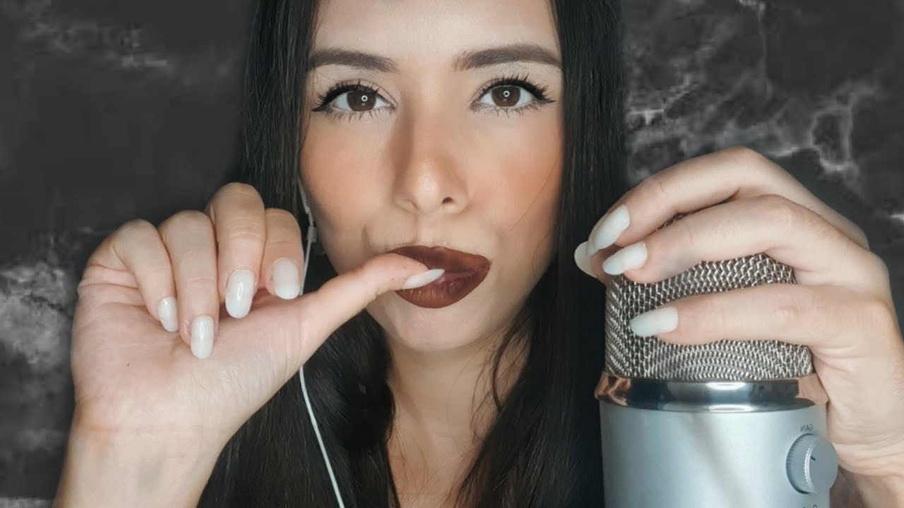 ASMR COMENDO A TUA ENERGIA NEGATIVA | Eatin ur Negativity (PTBR)