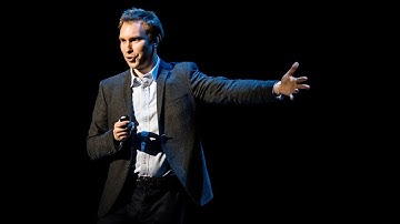 Chris Sheldrick speaks what3words at Design Indaba