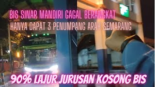 Suasana malam Dalam Terminal Bungurasih Di hari Pertama pelarangan mudik