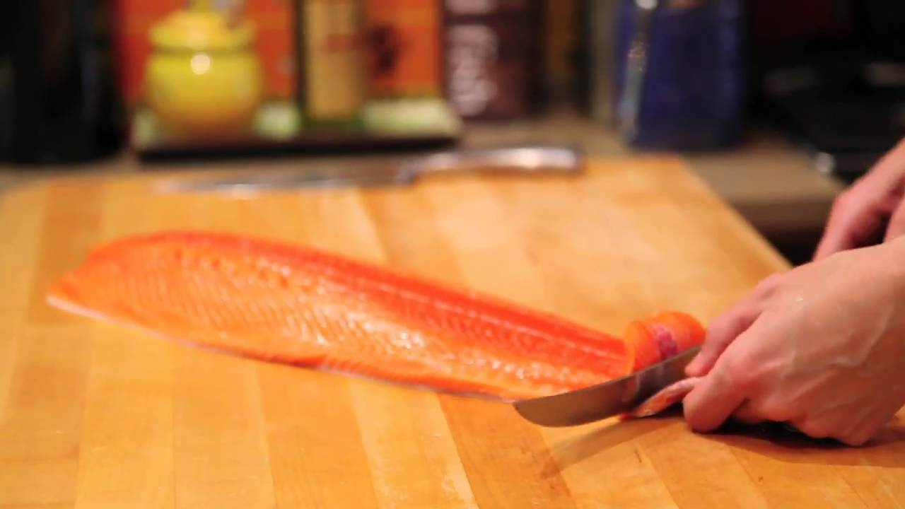 How to remove the skin from a fish fillet - YouTube