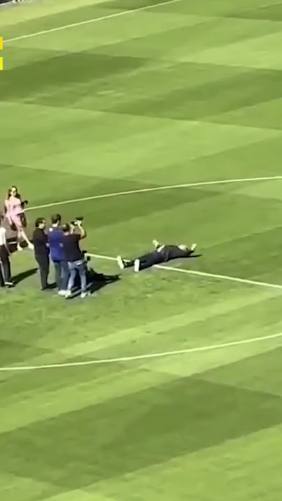 سقط أرضًا😂​ أغرب رد فعل من لابورتا في تفقد كامب نو