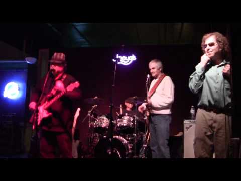 Darryl Hewitt Blues Band - Playing Lonnie Mack