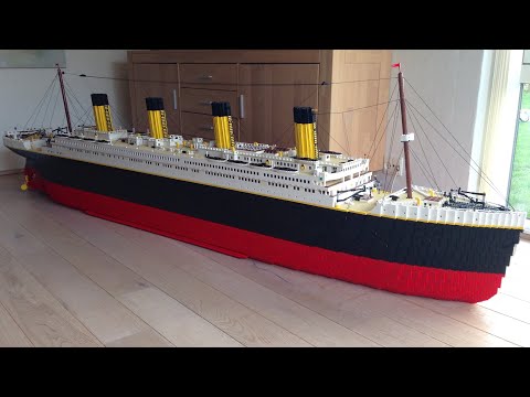 Lego Titanic-  Modern Day. 