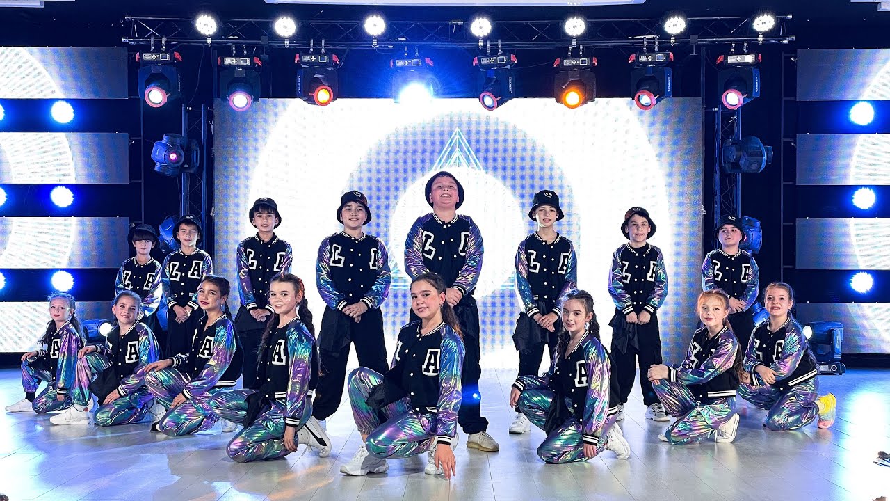 Obejrzyj Kor.all Dance Studio- Christmas Journey w YouTube Obejrzyj Kor.all Dance Studio- Christmas Journey w YouTube