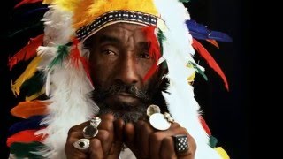 Lee Scratch Perry, Gudrun - Chase the Devil