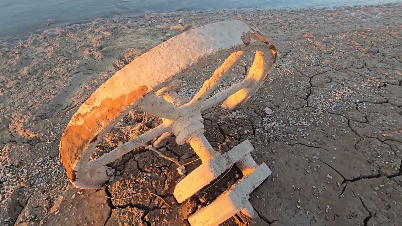 ظهور طاحونة القرية من تحت مياه سد الموصل بعد 40 عام 🥹😨 