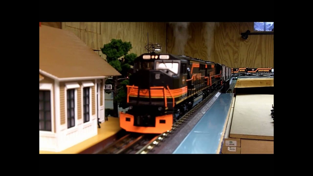 MTH Trains Premier Harley Davidson SD60M Lash up with smoke pulling 