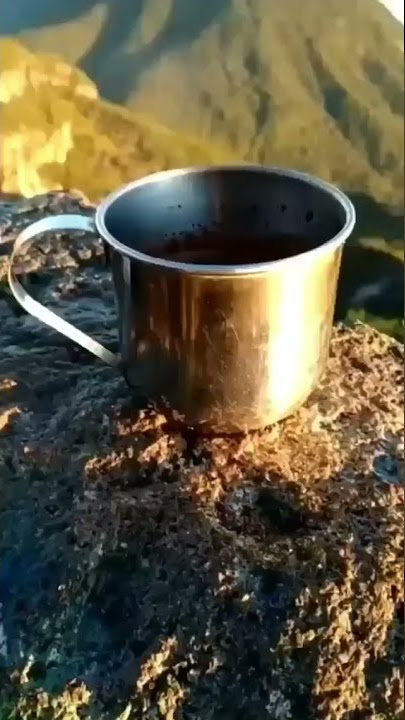 NGOPI DI ATAS GUNUNG SAMBIL LIHAT SUNRISE | HALU STORY #shorts  #storyhalu #storyig #storywa