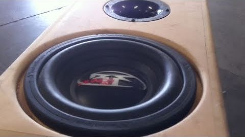 Classic Woofer Excursion! - Rockford Fosgate HX2 10 beatin