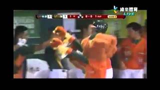 2011 CPBL 台灣大賽 Game4 陳鏞基陽春全壘打