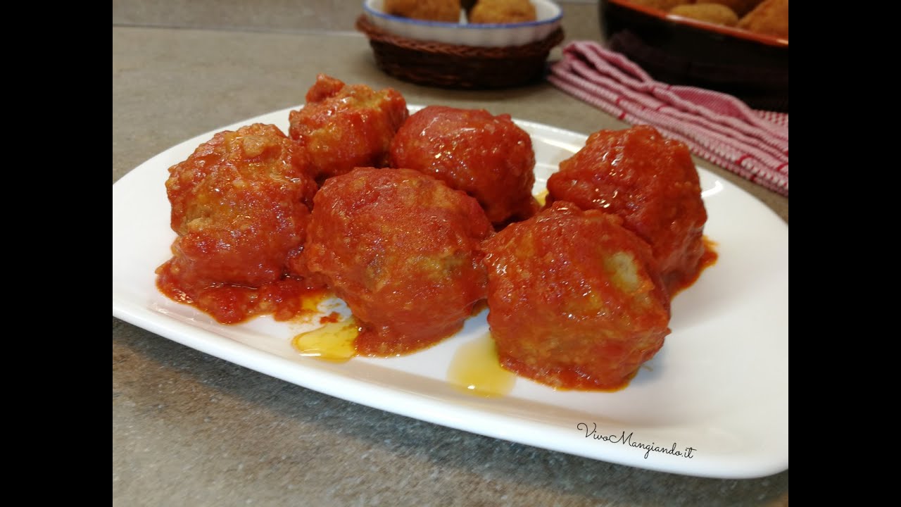 Polpette di pane al sugo