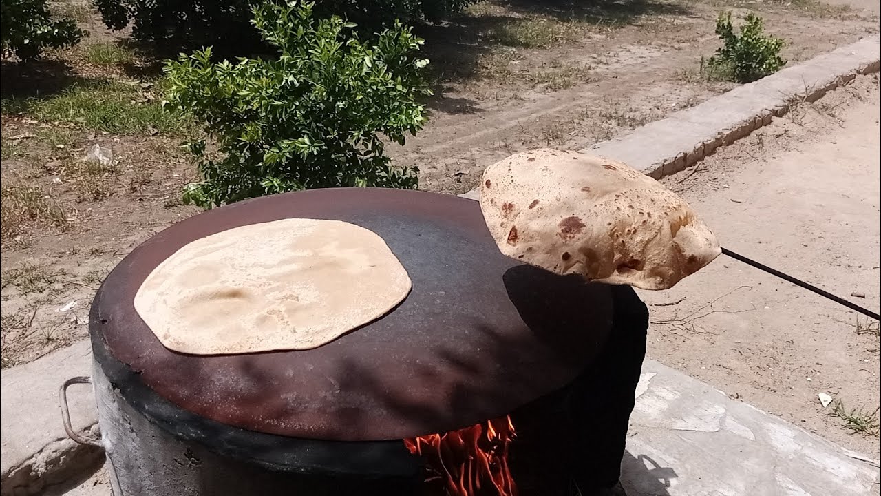 making bread ||Roti Prepared By Pakistani Village Women || Village Life ...