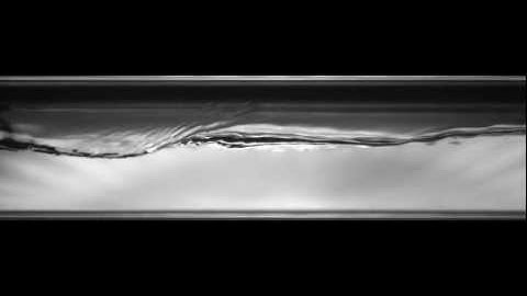 Horizontal Two-Phase R-123 Plug Flow: V004L065.mpg