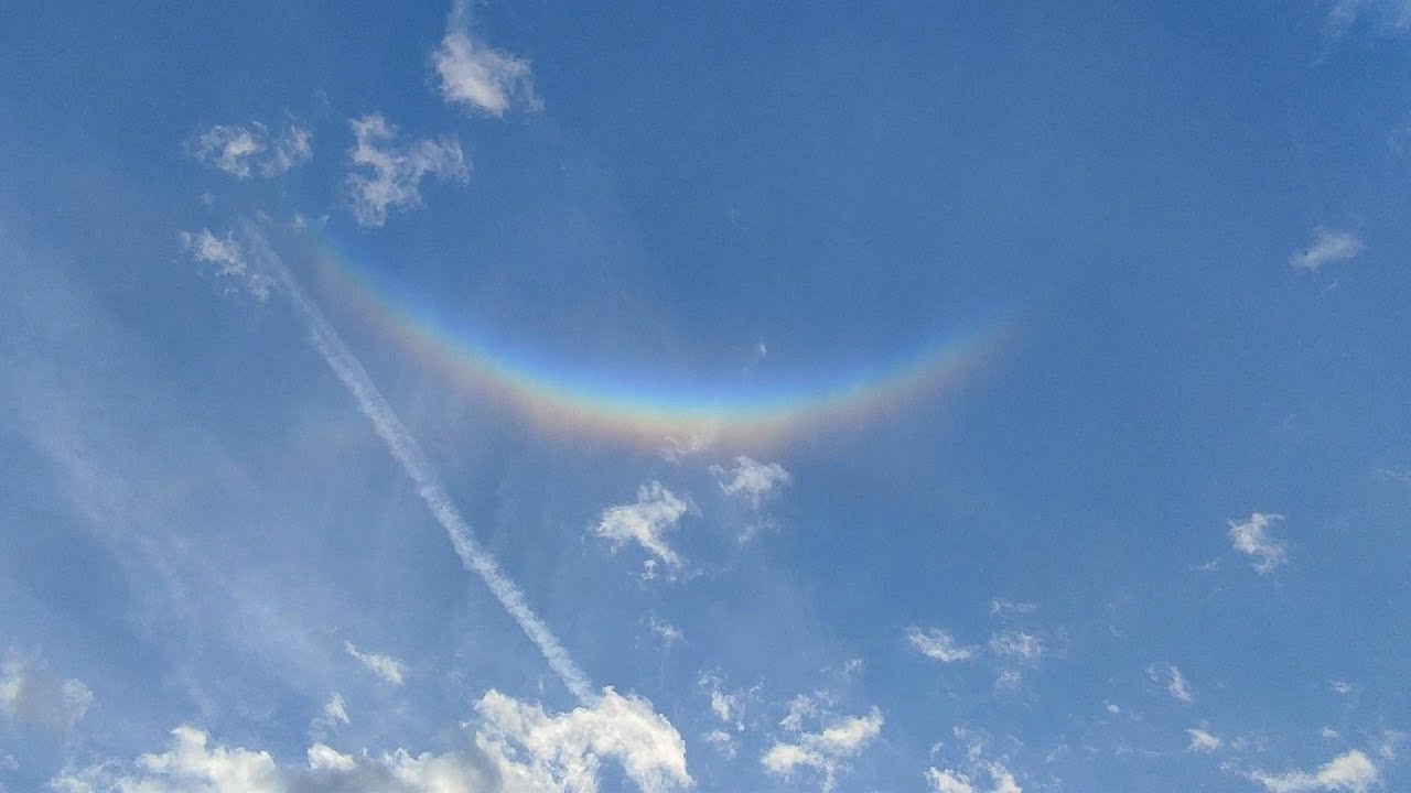 Circumzenithal arc (upside down rainbow)