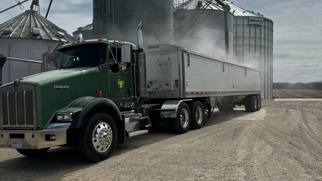 I'm Back and Hauling Corn!