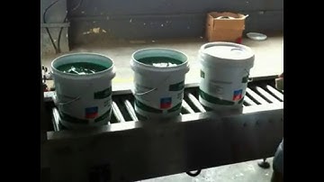 Automatic 4 head weighing filling lid pressing machine for 10l pails