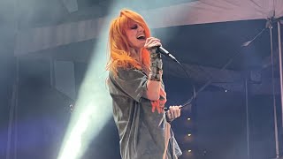 Paramore - All I Wanted (LIVE DEBUT @ When We Were Young) Resimi